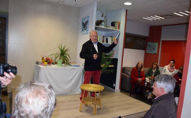 César Tárraga habla de 'Viento de levante', de sus recuerdos y su vida de teatro. /A.Salas
