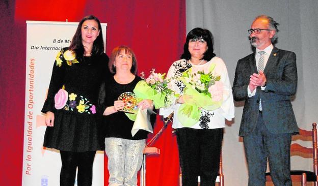 La edil Soria, Antonia María Olmo, Paqui Guerrero y el alcalde./LV