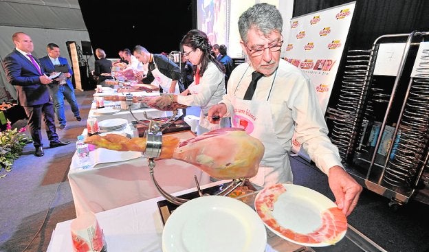 Cortadores de jamón, durante la Sepor del pasado año.
