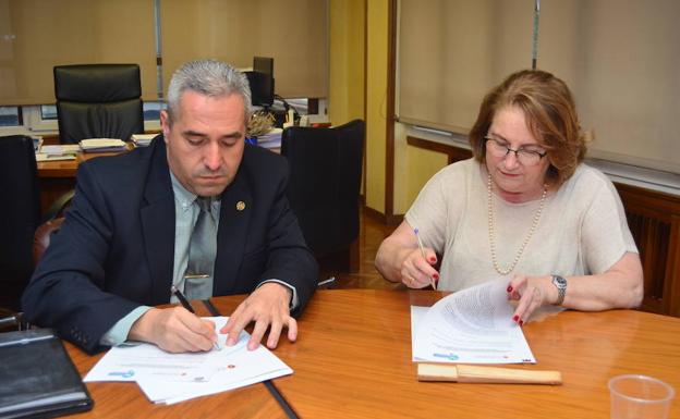 Los presidentes de ambos colegios firman el manifiesto.