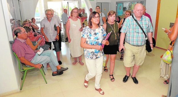Alumnos de nuevo ingreso en la Universidad de Mayores, ayer en el Rectorado de la UPCT.