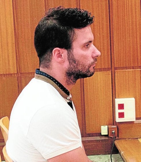 El agente, en el juicio.