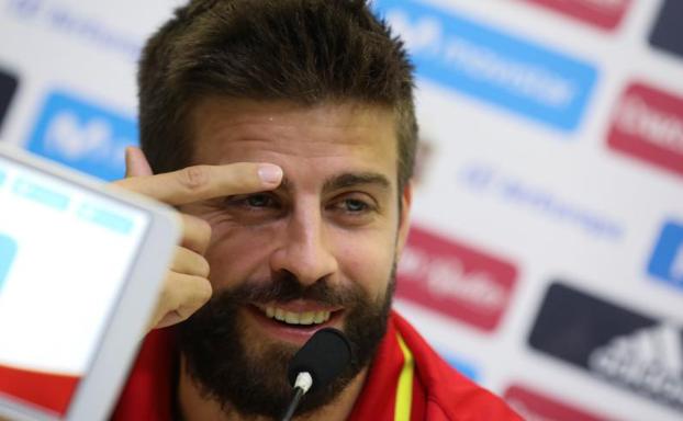 Piqué, durante su intervención. /Sergio Pérez (Reuters)