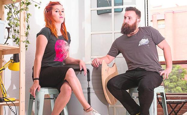Pamukkale World. Jero Vecares y Álvaro Rabadán, sueños y diseñadores de la marca murciana, venden ya en tiendas de Lisboa, Madrid y Teruel, y pronto lo harán en Murcia, además de en pammukkaleworld.com