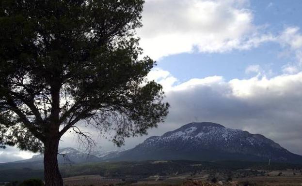 Sierra del Gigante cubierta de nieve, una estampa frecuente en invierno.
