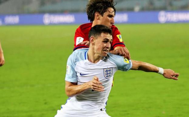 Foden, Balón de Oro del Mundial sub-17, durante la final ante España. /Piyal Adhikary (Efe)