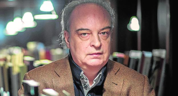 Enrique Vila-Matas, escritor, Premio Rómulo Gallegos por su obra 'El viaje vertical'./Vicéns Giménez