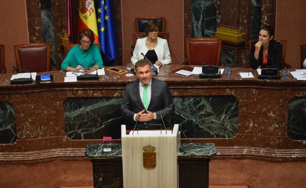 Miguel Cascales (PP), en la Asamblea Regional/LV