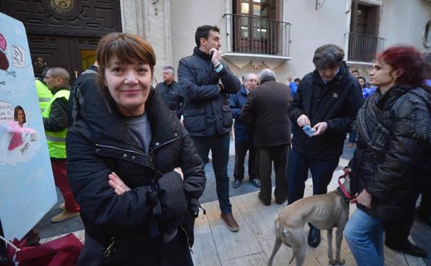 La diputada de Podemos María Giménez durante la protesta./N. García / AGM