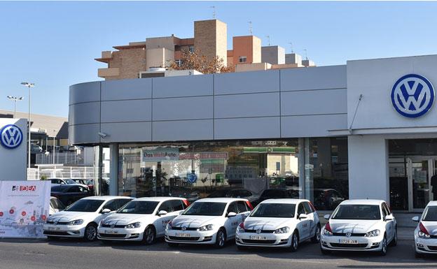 Huertas Motor Cartagena entrega seis Volkswagen Golf a Idea Ingeniería
