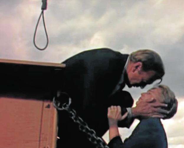Gary Cooper y Maria Schell, en una escena de 'El árbol del ahorcado'./