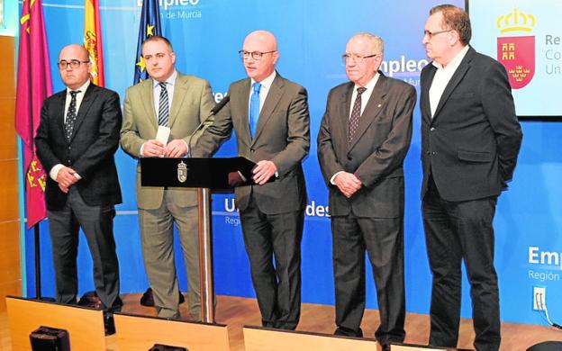 Miguel Martínez, Francisco Abril, el consejero Juan Hernández, Pedro García-Balibrea y Juan Francisco Gómez Romera./CARM