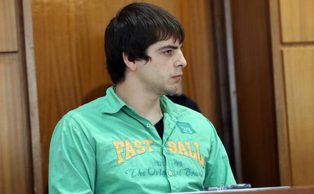 Mario C., el joven condenado por el asesinato, en el juicio celebrado en mayo de 2017./Edu Botella / AGM