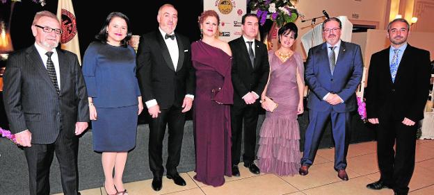 Ángel Marín, María Dolores Sánchez, Rafael Benedicto, Carmen Martínez, Javier Arenas, Mª Ángeles Luján, Quintiliano Ruiz y Rafael Gómez/V. V.