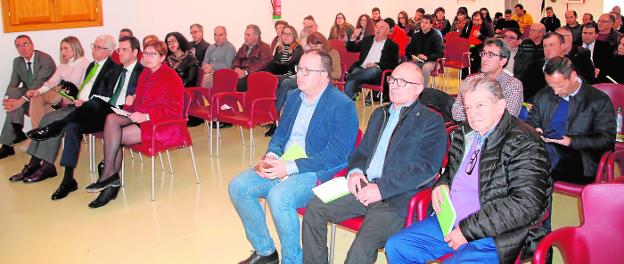 El Museo del Vino se llenó ayer de bodegueros, investigadores, agricultores y enólogos para asistir a las ponencias de la Jornada Sectorial Agraria./Juanjo Pérez