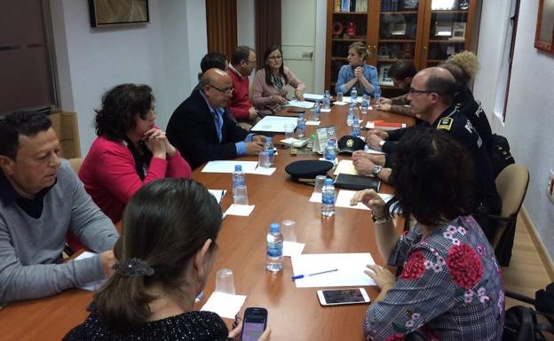 Reunión extraordinaria y urgente de la Junta Local de Seguridad de Molina de Segura./J.L. Vivas