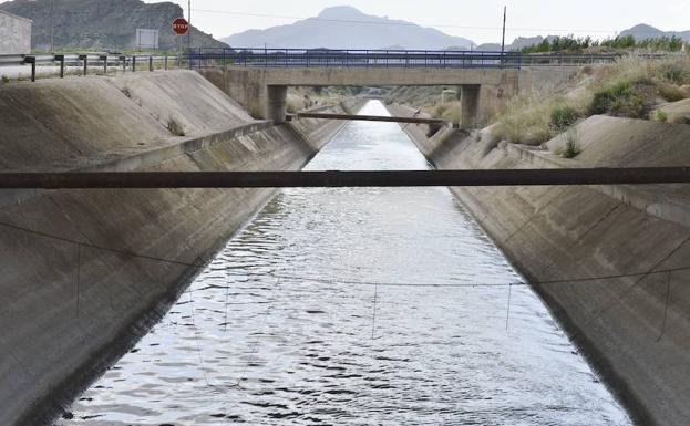 El cauce del trasvase Tajo-Segura, a la altura del Campotéjar Alta, en una imagen de archivo./Guillermo Carrión / AGM