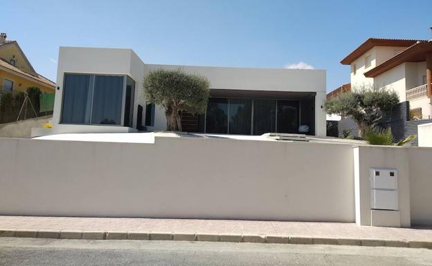 La vivienda cuya asalto fue presuntamente fingido./G. Carrión / AGM
