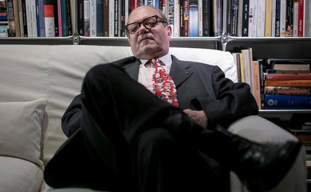 Pere Gimferrer, momentos antes de presentar en rueda de prensa su último poemario. /Santi Donaire (Efe)