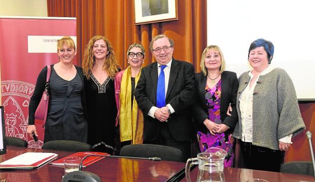 Presentación de la revista 'iQual' en el Rectorado de la UMU./UMU