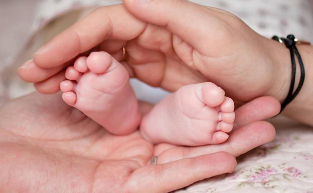 Así puedes solicitar la prestación por nacimiento 