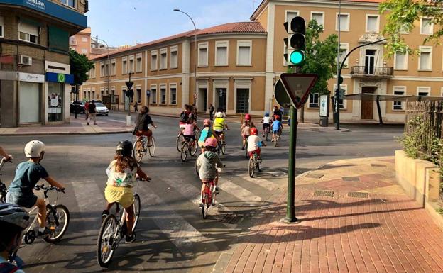 Bicibús El Carmen y Murcia en Bici, «esperanzados» con la remodelación de la movilidad en el barrio del Carmen