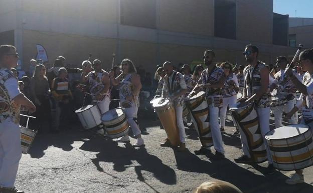 Batucada en le evento 'Un día por Martín'.
