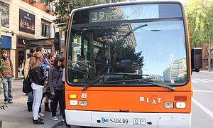 Transporte público de Latbus en el centro de Murcia. Foto: Edu Botella/AGM/
