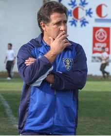 VIEJO CONOCIDO. Quique Yagüe, en su etapa en el Orihuela. / JAVIER CARRIÓN / AGM/