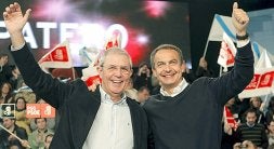 Emilio Pérez Touriño recibe el apoyo de José Luis Rodríguez Zapatero con su asistencia a un acto político preelectoral en Orense. / EFE/