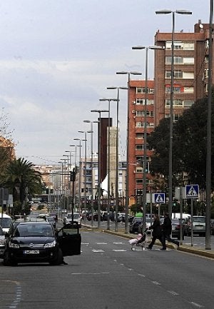 La calle Ángel Bruna, con Severo Ochoa al fondo. ::
A. G. / AGM/