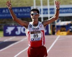 Miguel Ángel López celebra su triunfo en la prueba de ayer. :: EFE/
