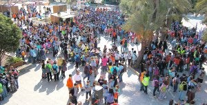 Dos mil jóvenes se congregaron en los jardines de Alhama. ::
PACO ESPADAS/