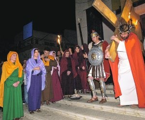 Representación del vía crucis viviente de Torrealta. :: JUANCHI LÓPEZ/