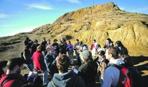 Un grupo de estudiantes, en la Sierra Minera. :: A. GIl / AGM/
