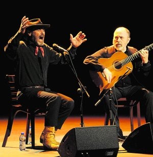 El Cabrero, con Rafael Rodríguez, el sábado. :: ALFONSO DURÁN / AGM/