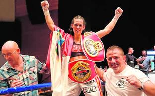 Mari Carmen Romero completa un año para enmarcar