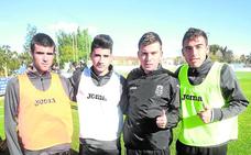 Santisteban, Segura, Comino y Delfín, en un entrenamiento con el Efesé./LV