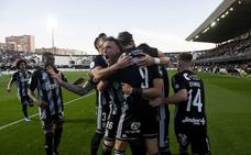 Los jugadores del Cartagena celebran un gol en el partido contra el Atlético Sanluqueño./Antonio Gil / AGM