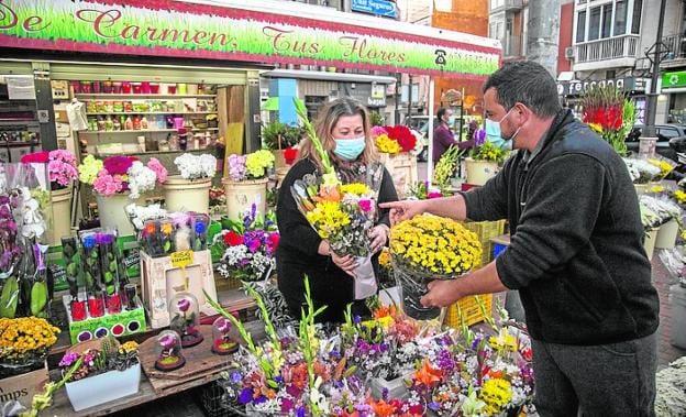 Abren los mercados de flores ambulantes en Cartagena bajo estrictas medidas  de seguridad | La Verdad