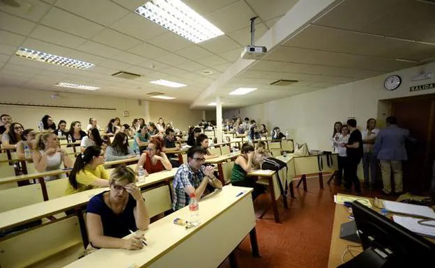 Opositores en un examen, en una fotografía de archivo./Nacho García / AGM