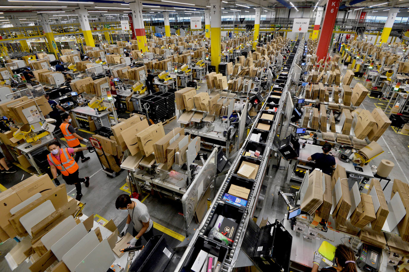 Fotos Así funciona el Centro Logístico de Amazón en Barcelona La Verdad