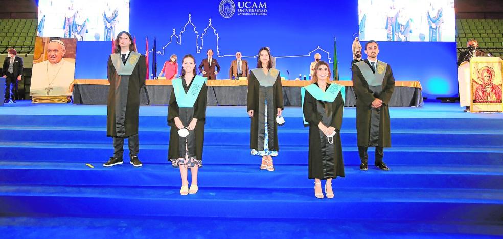 La UCAM celebra la graduación de sus nuevas promociones - Vimarsana News