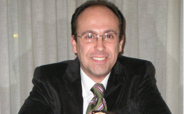 Manuel de Juan Ayala, violinist and professor at the Professional Conservatory of Murcia.