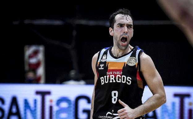 Vitor Benite, in a FIBA ​​Intercontinental Cup match with Burgos.