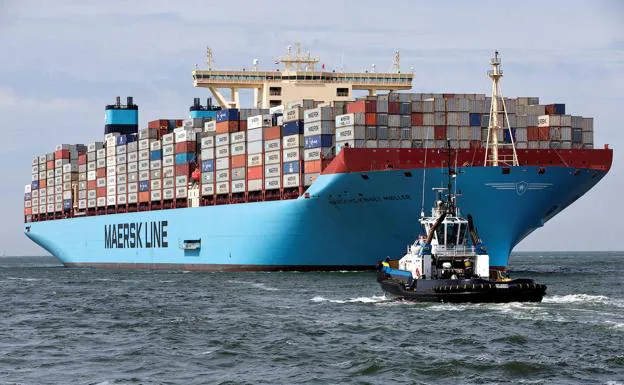 Container ship of the world's largest shipping company, Maersk, which has achieved the highest profits in 117 years. 