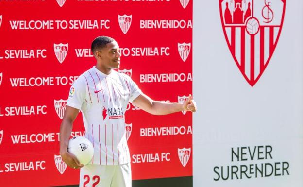 Anthony Martial, during his presentation as a Sevilla player.
