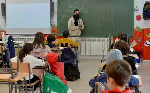 Students in a school in Murcia with masks and other measures against Covid-19