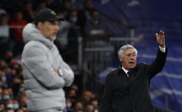 Carlo Ancelotti, during Real Madrid's match against Chelsea at the Bernabéu. 