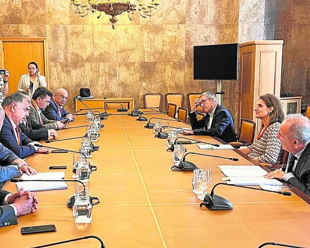 Friday's meeting in Madrid between the minister and the irrigators. 